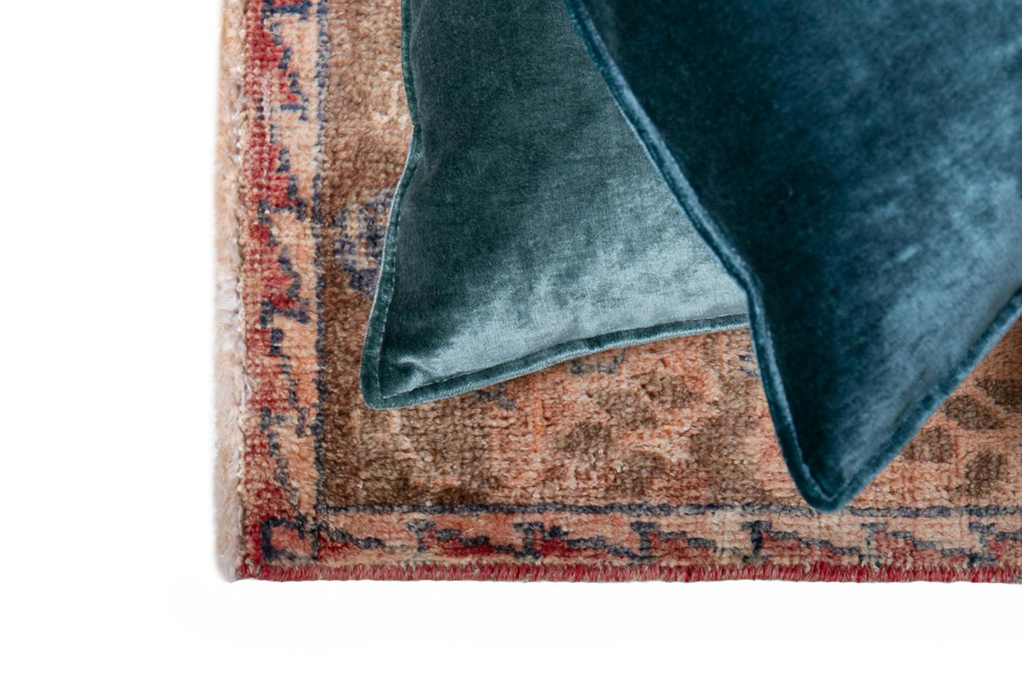 Persisk matta med handgjort mönster, 110x316cm, i röd nyans.